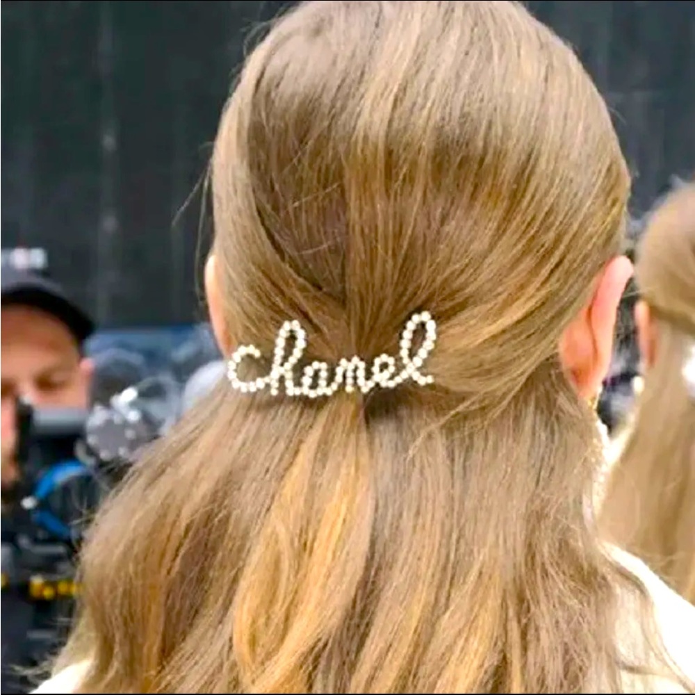 CHANEL Script Hair Clip